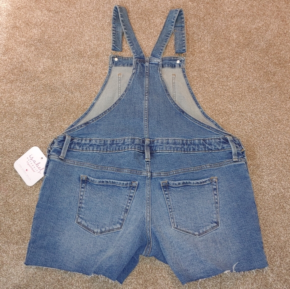 Maternity denim overall shorts - Picture 3 of 4